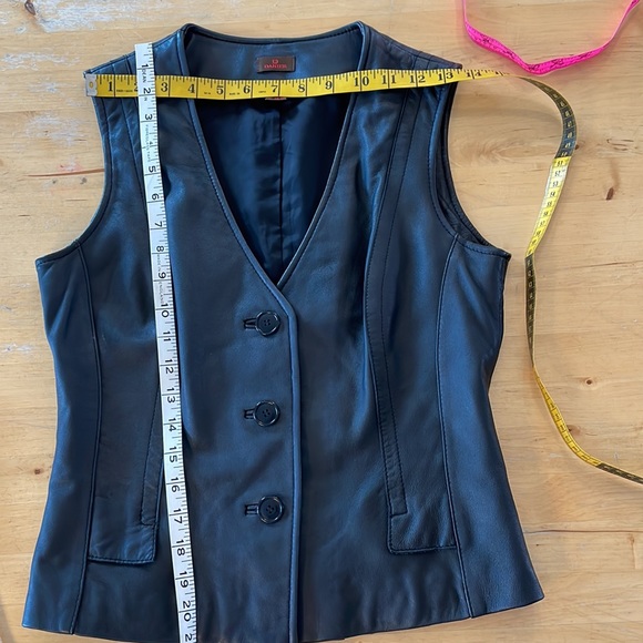 Danier genuine leather vest, black, XS, Sleeveless jacket - Picture 10 of 11